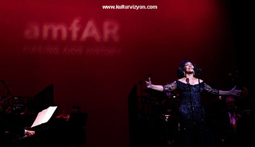aids-icin-gala-yapildi