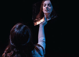 Cumartesi Anneleri Tiyatroda