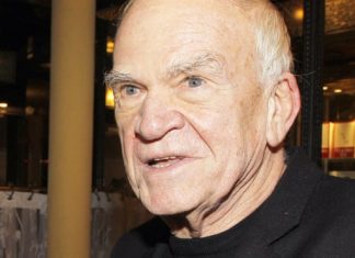 Milan Kundera’ya Vatandaşlık Teklifi