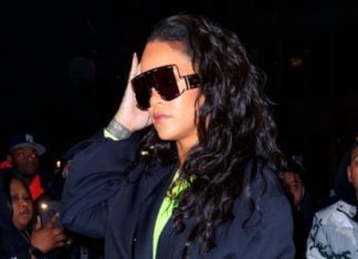 Rihanna Babasına Dava Açtı Rihanna Babasına Dava Açtı