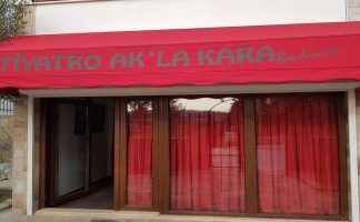 Tiyatro Ak’la Kara’da Coronavirüs Önlemi Tiyatro Ak'la Kara'da Coronavirüs Önlemi