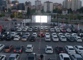 İstanbul’da Arabalı Sinema Keyfi İstanbul'da Arabalı Sinema Keyfi