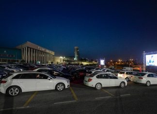 İzmir’de Arabalı Sinema Günleri Başladı İzmir'de Arabalı Sinema Günleri Başladı