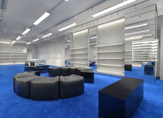 Balenciaga Zorlu Center’da Açıldı Balenciaga Zorlu Center'da Açıldı
