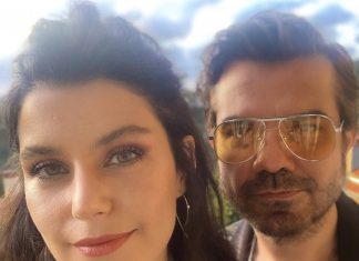 Beren Saat’ten Mutluluk Pozu