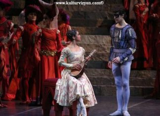 Dünyada En Çok İzlenen Tiyatro Oyunları Dünyada En Çok İzlenen Tiyatro Oyunları