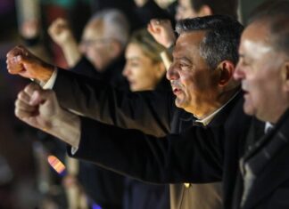 Özgür Özel’den Saraçhane’de Sert Mesajlar