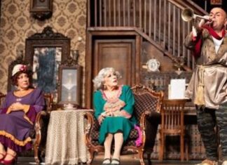 Ahududu Tiyatro Oyunu